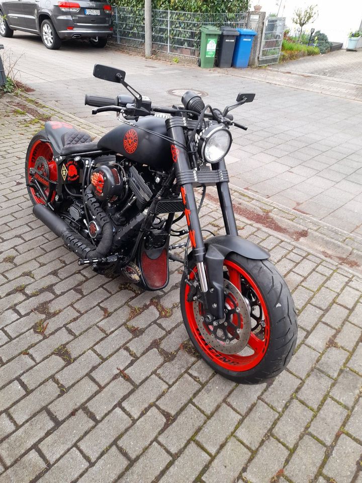 Harley im Atlas Rahmen in Fürth