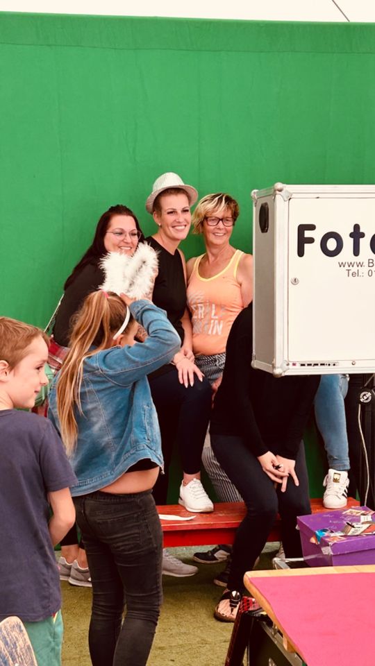 FOTOBOX mieten mit GreenScreen und 400 Bilder Fotodrucker. in Dessau-Roßlau