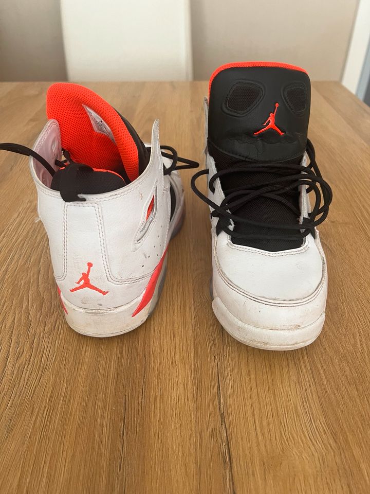 Hohe Jordan Schuhe in Größe 40 in Frankfurt am Main