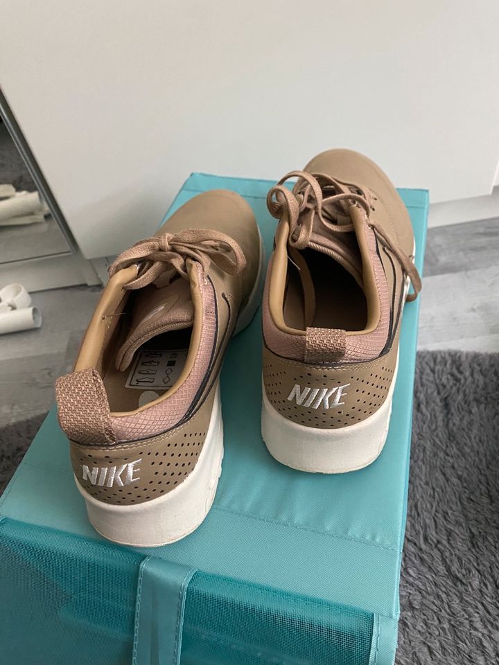 Nike Thea beige gr 36.5 sehr gut erhalten in Nordrhein Westfalen