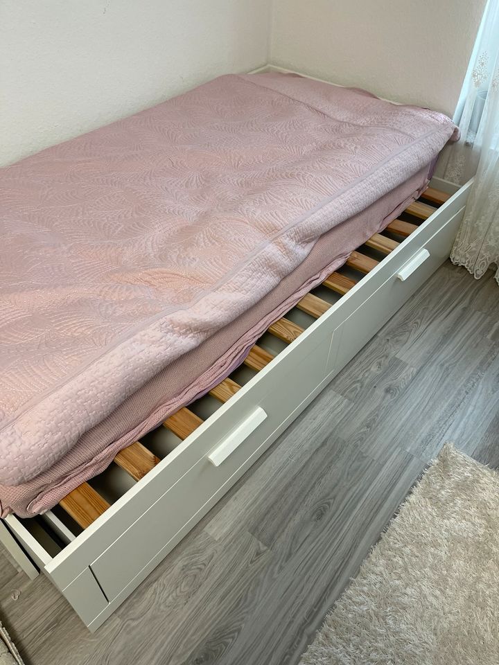 Ikea Einzelbett / Doppel-Sofabett in Bielefeld