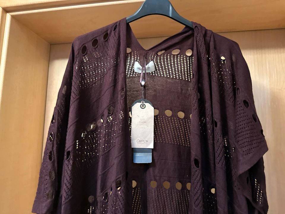 Cartoon Strickjacke Poncho Aubergine OneSize Neu mit Etikett in Minden