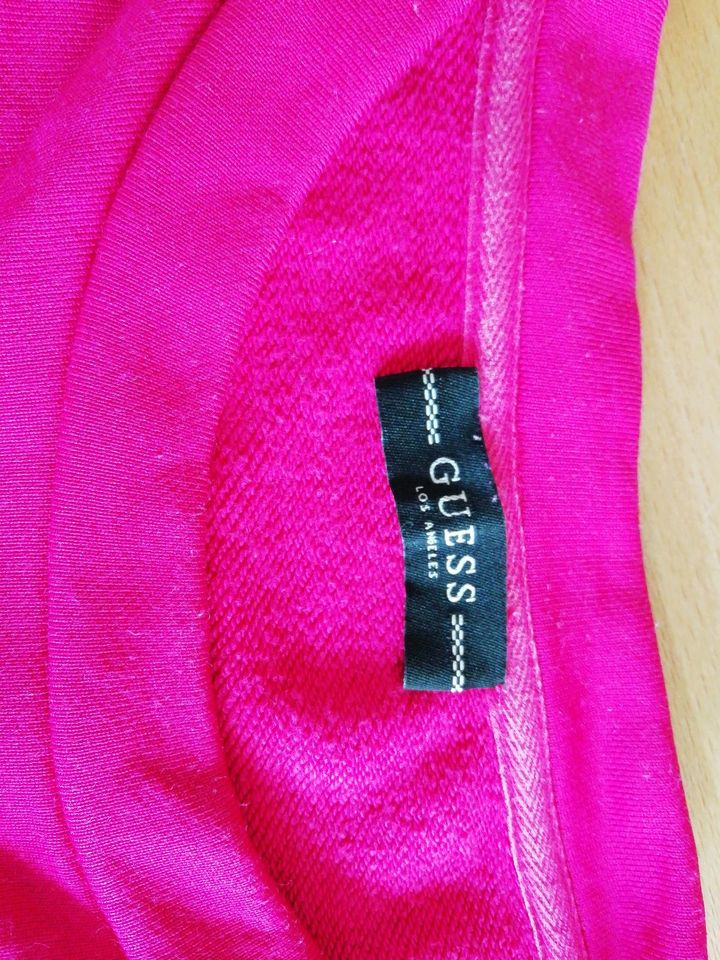 Pullover: Sweat, pink VON Guess in Gr. M in Wenden