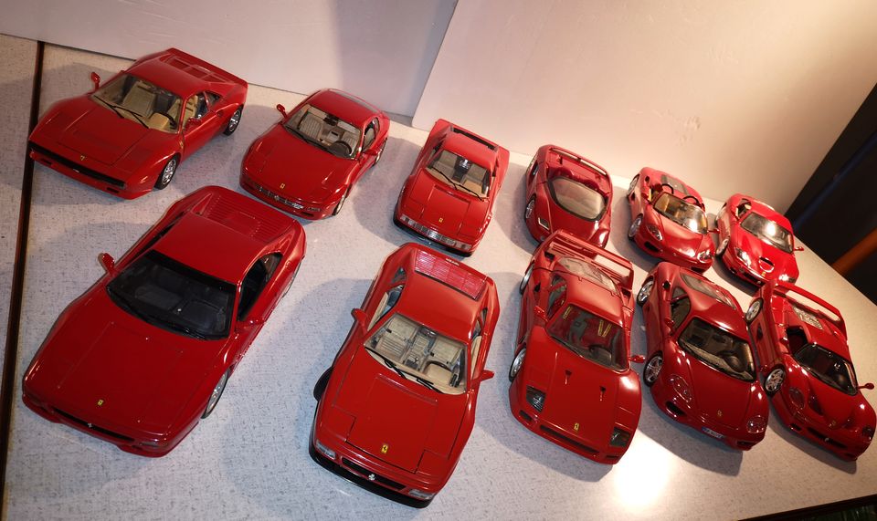 Modell - Auto Sammlung 1/18 bestehend aus 45 Fahrzeugen in Neustadt b.Coburg