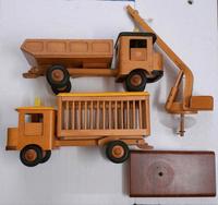 Konvolut FWF Fröbel DDR Holzspielzeug Zoo Kran Kipper LKW Sachsen - Niederwiesa Vorschau