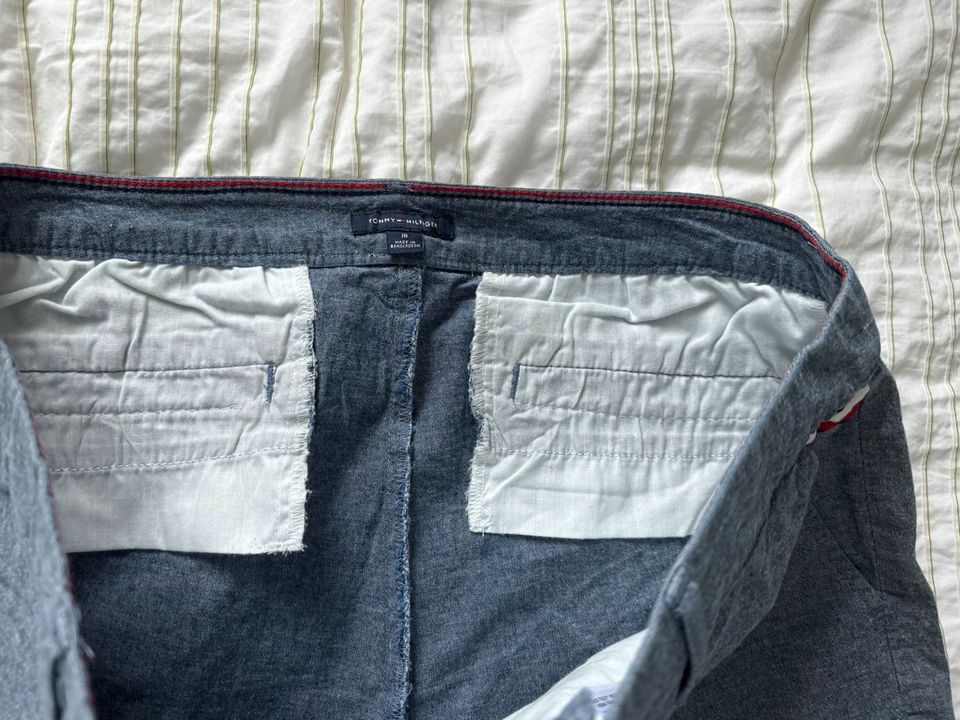 Tommy Hilfiger Short Baumwolle 44-46 Jeans Farbe Neu ohne etikett in Köln