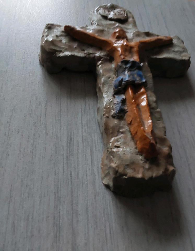 Kirchendekoration, christliches, religiösen Kreuz aus Ton in Marktzeuln