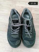 Sportschuhe 37 Kinderschuhe  fast zu verschenken Friedrichshain-Kreuzberg - Friedrichshain Vorschau