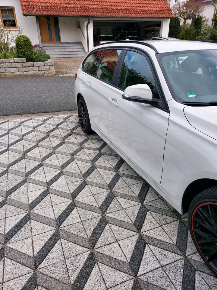 BMW 318i, EZ 2019 automatik in Bayreuth