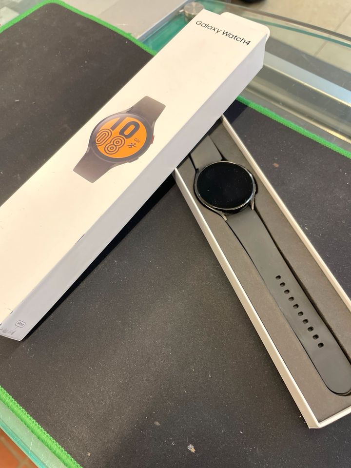 Samsung Galaxy Watch4, schwarz, 44mm, Wifi, GPS in Bochum