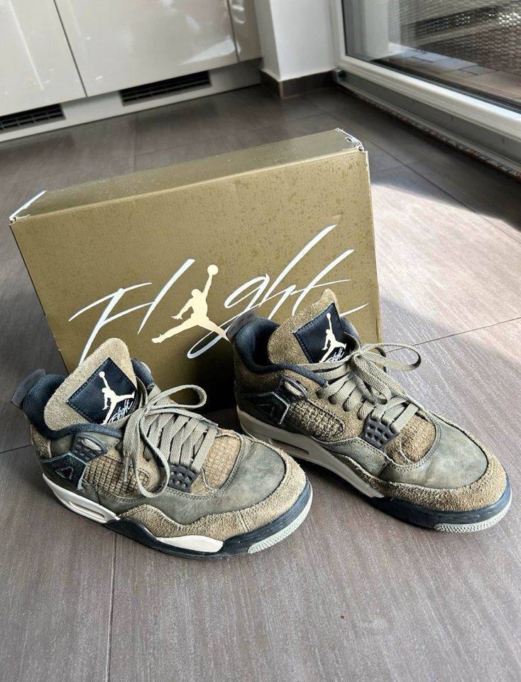 Air Jordan 4 Craft Olive in Koblenz