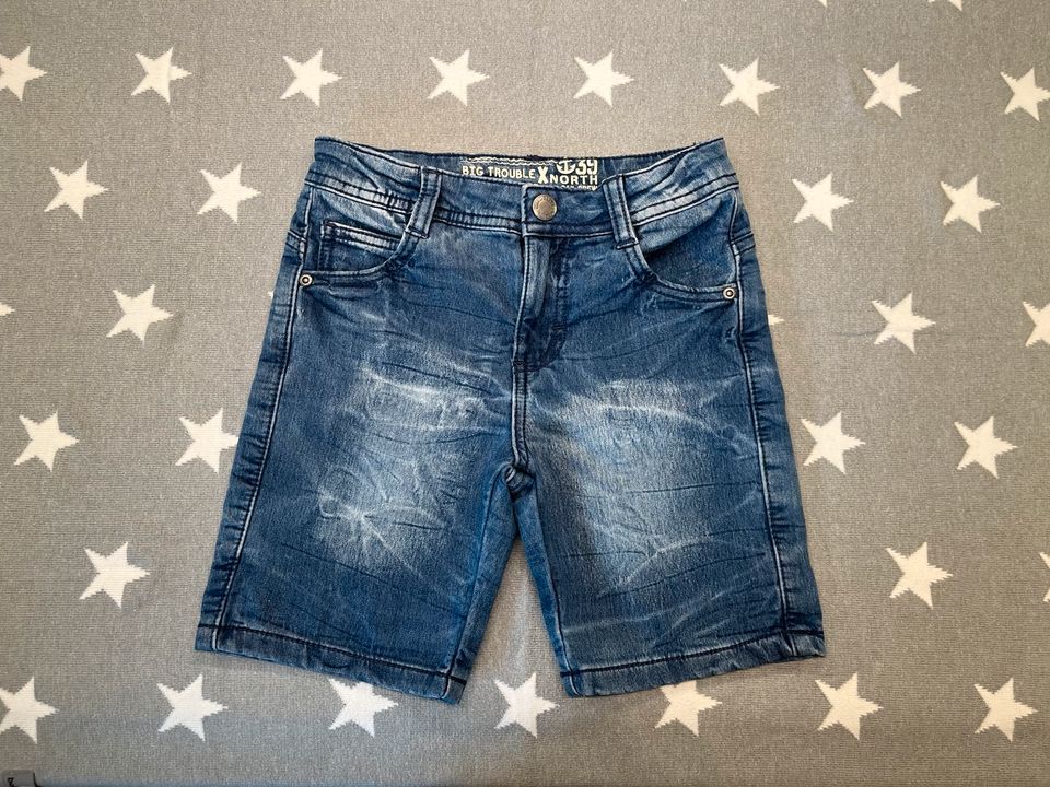 Kurze Hose Jeans Shorts Gr. 104 in Barnstorf