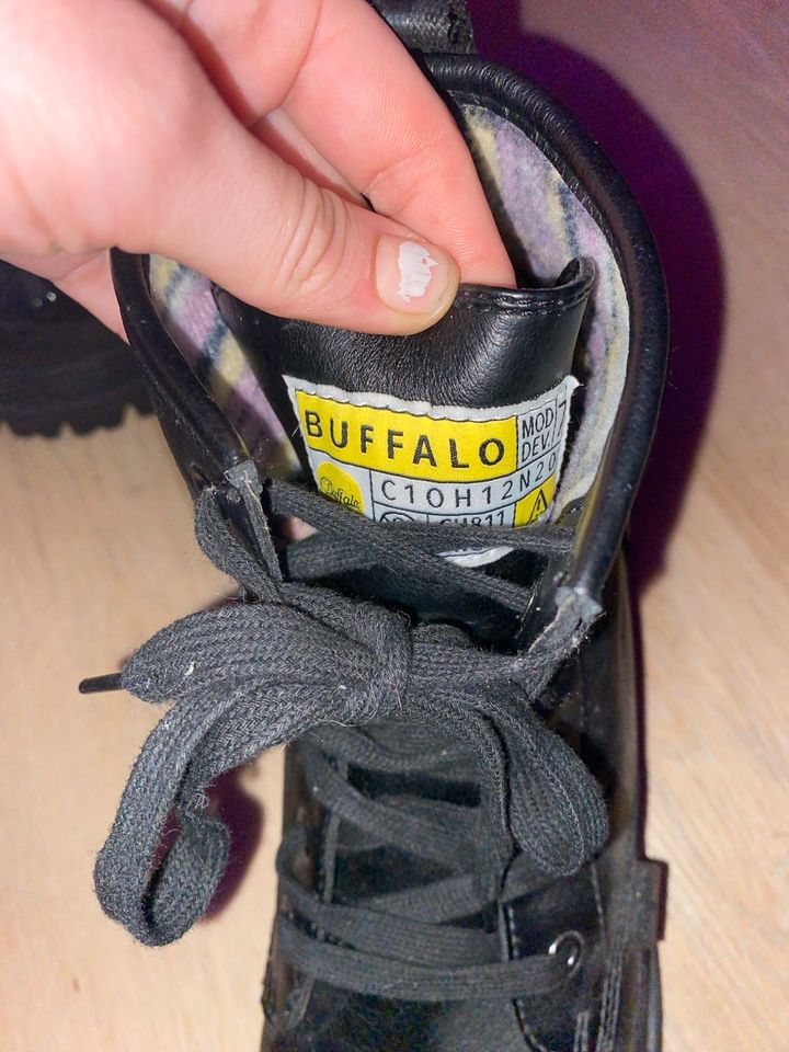 Buffalo Plateau Stiefel Ungetragen Gr.40 in Weinstadt