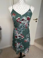 Neues Kleid in grün/türkis mit Blumenmuster von Vero Modq Gr. XS Güstrow - Landkreis - Güstrow Vorschau