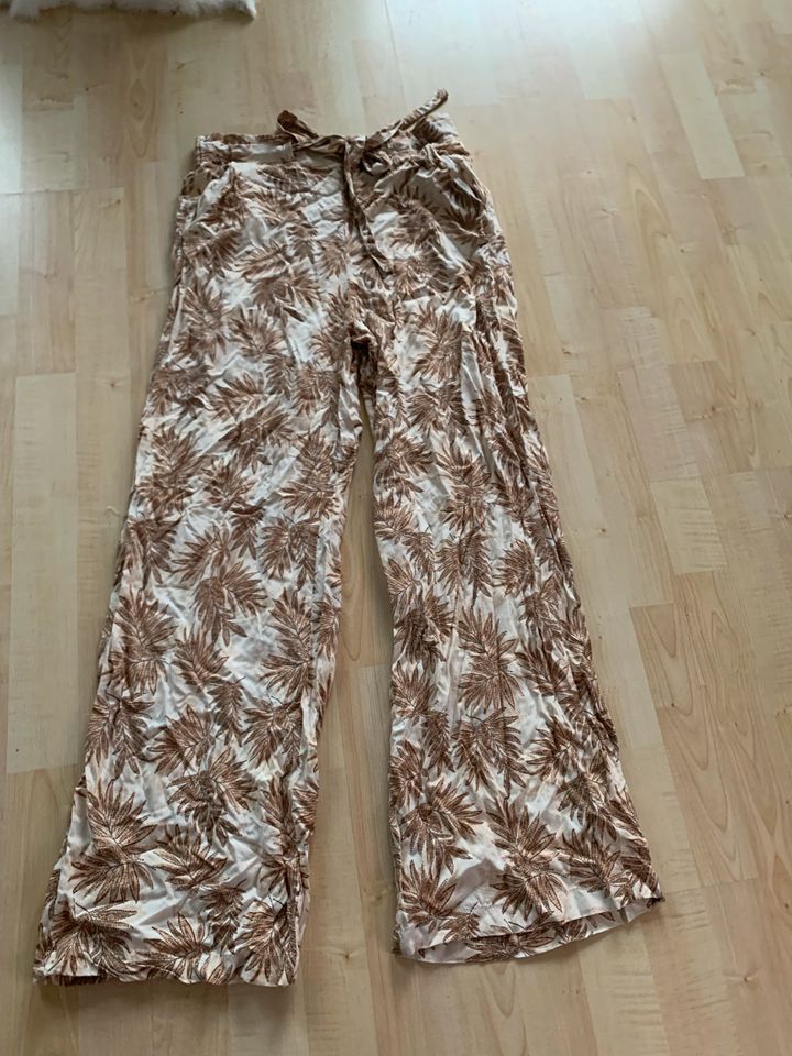 Hose Primark beige Damen Gr. M in Demmin