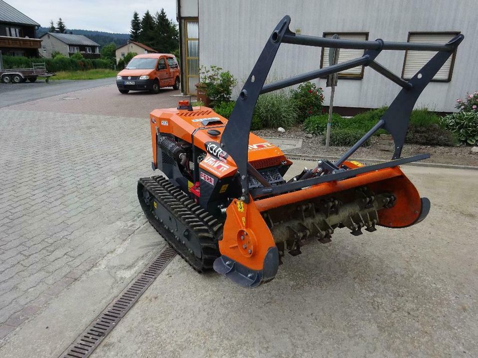 Vermietung ferngesteuerte Mähraupe Schlegel - Forstmulcher Steilh in Warmensteinach