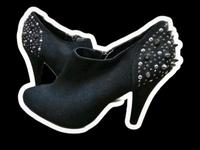 Absatzschuhe mit Nieten und Strasstein Leipzig - Großzschocher Vorschau