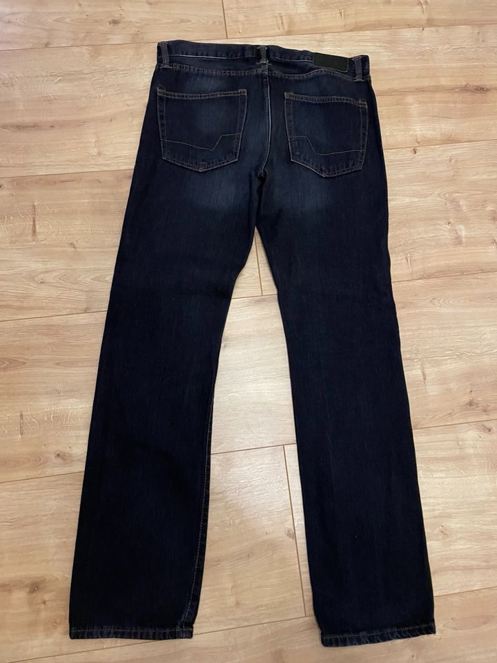 Esprit Jeans Größe 33/34 in Möhrendorf