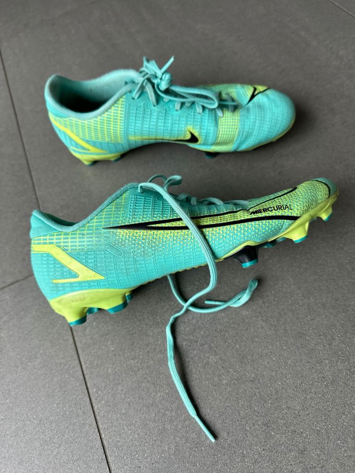 Nike Fußballschuhe Mercurial 36 1/2 in Lübeck