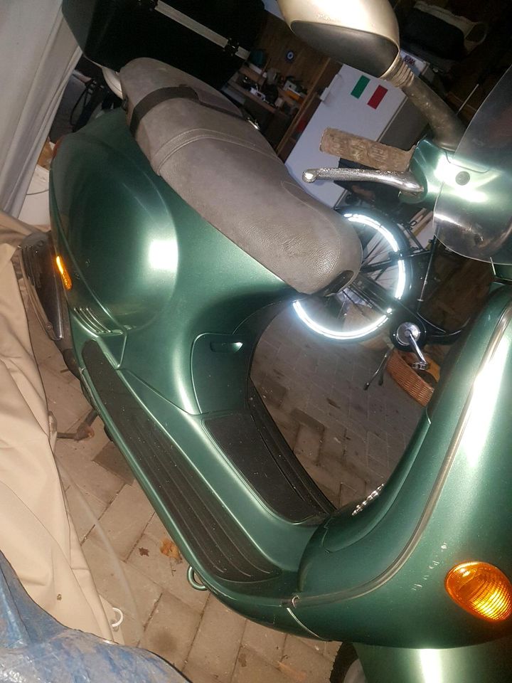 VESPA Piaggio 124 ccm in Niesgrau