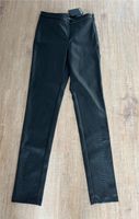 Pieces Lederlegging Lederhose S 34 36 schwarz Schlangenleder neu Bayern - Freilassing Vorschau