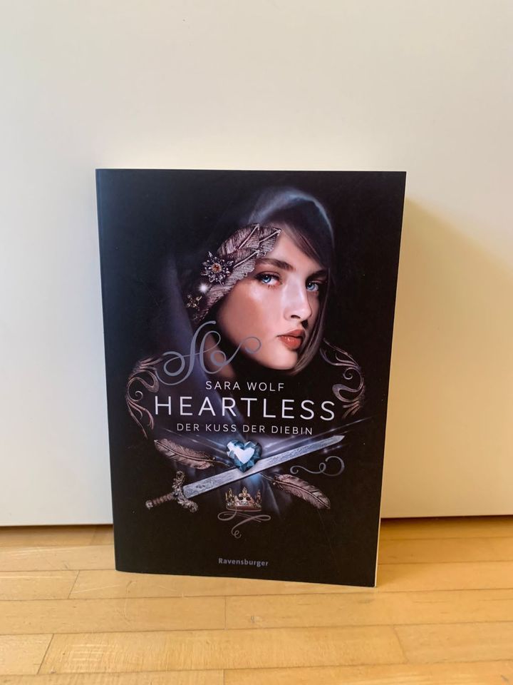 Heartless - Der Kuss der Diebin - Sara Wolf in Krefeld