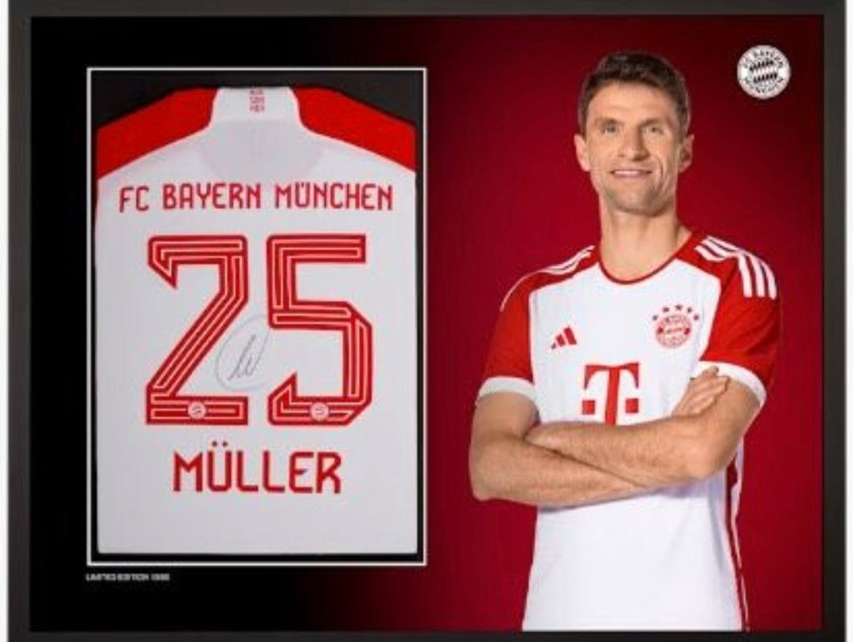 Trikot Thomas Müller , gerahmt Original signiert FC Bayern in Warburg