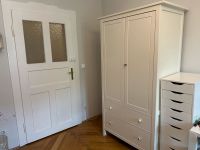 Ikea Hemnes Kleiderschrank mit Türen weiß neuwertig Schrank München - Schwabing-West Vorschau