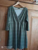 Kleid in olivgrün in Größe 46 Hessen - Bad Homburg Vorschau