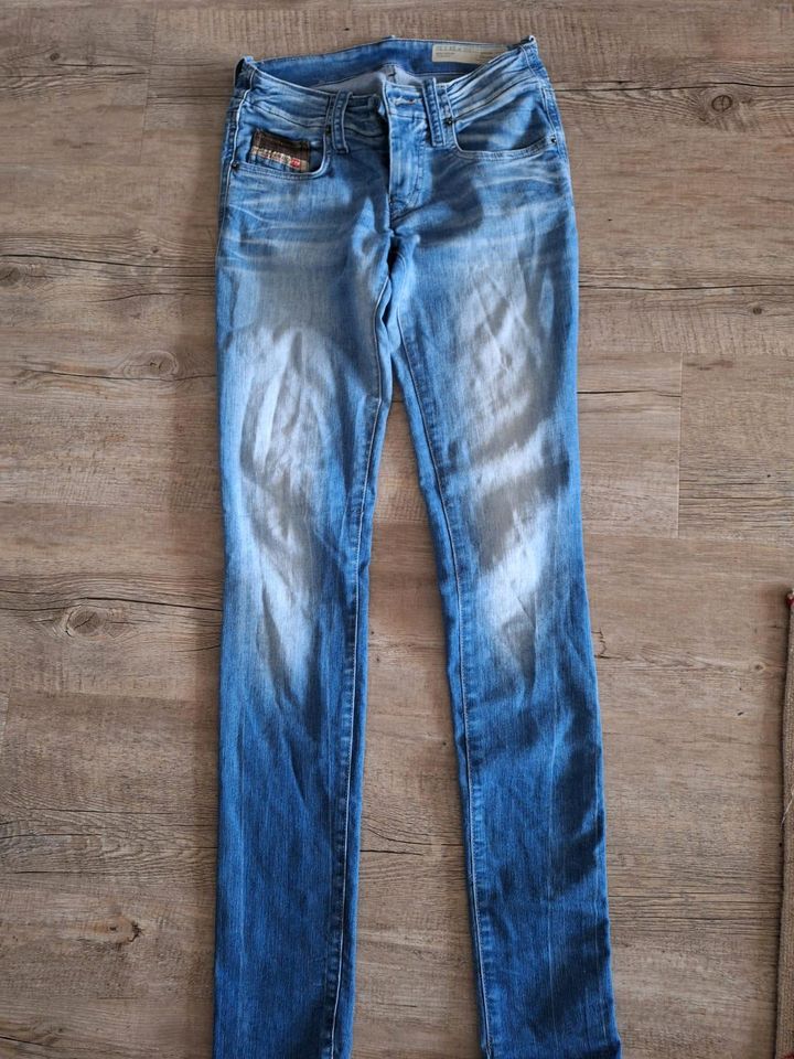 Jeans für Mädchen/Frau in München