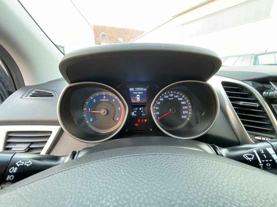 Hyundai i30 1,4 Diesel Klima Einparkhilfe in Burgau