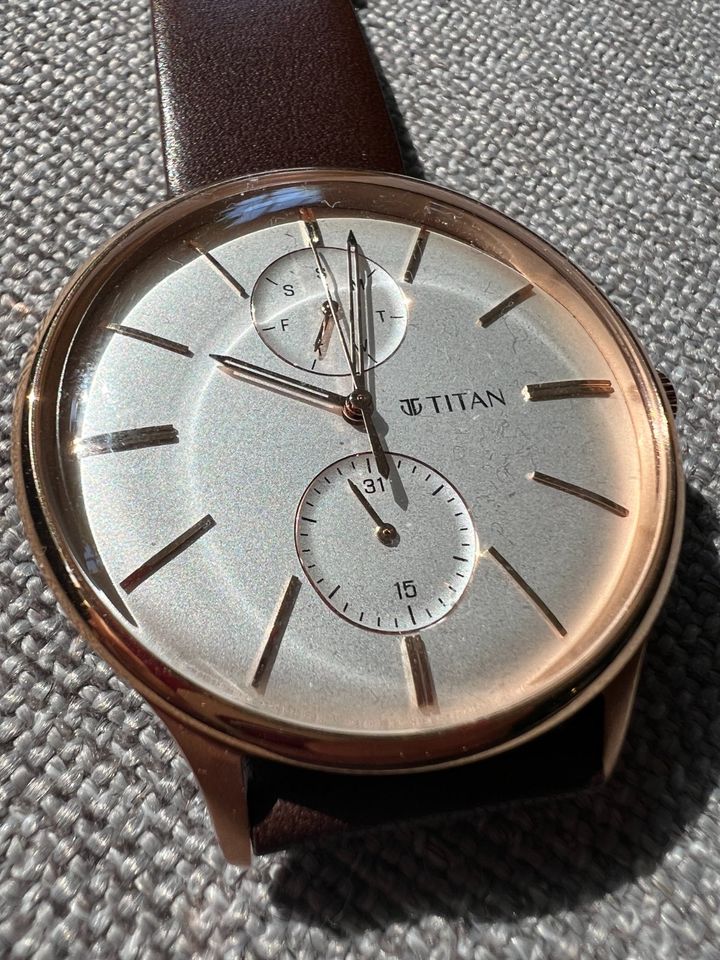 Herrenuhr Titan - wie neu, keine Kratzer in Bad Homburg