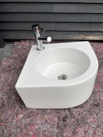 Gäste - WC Eckwaschbecken Weiß mit Armatur Kiel - Mitte Vorschau