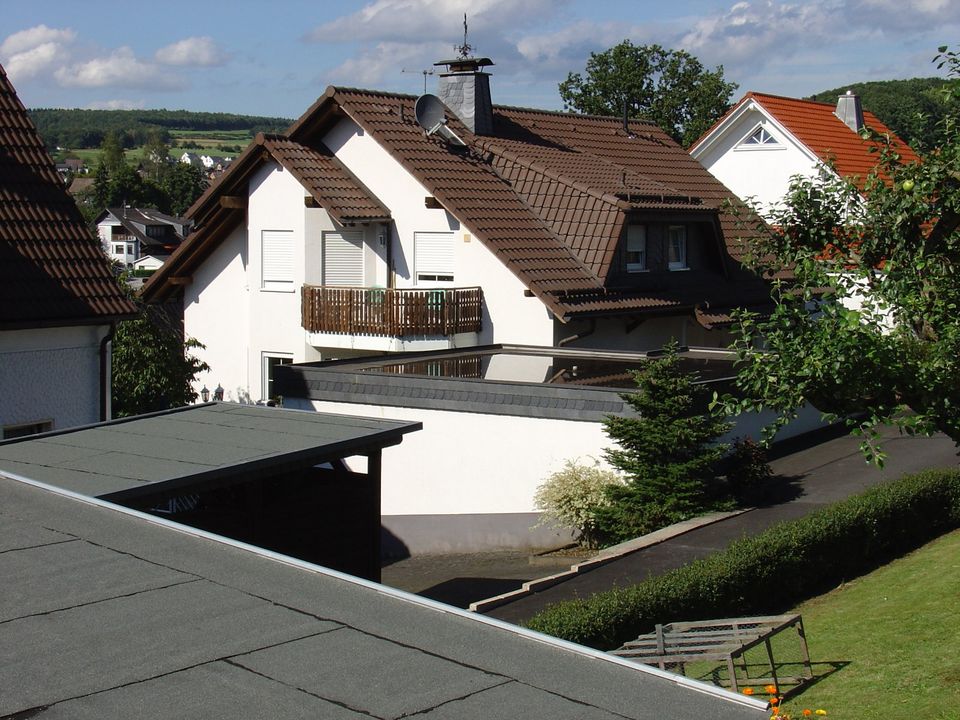 Helle DG-Wohnung mit 2 ZKB und Balkon in Freudenberg-Büschergrund in Freudenberg