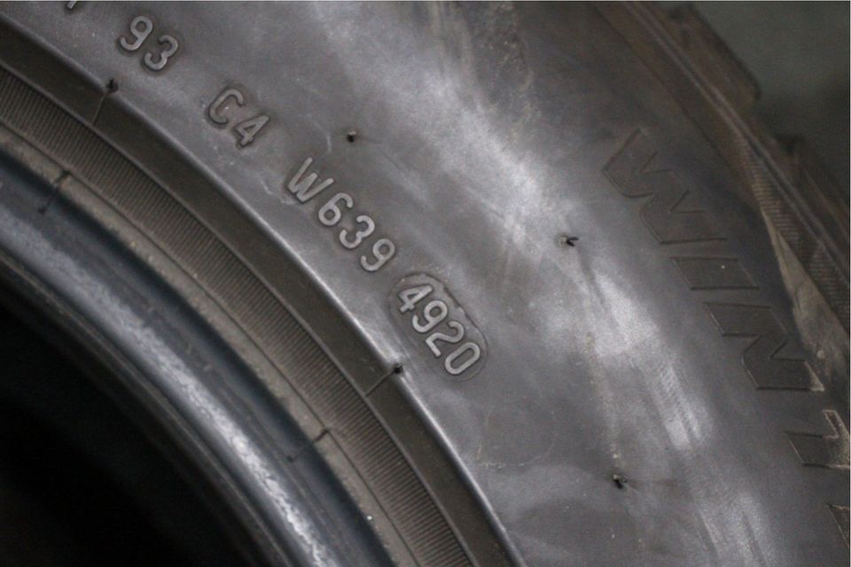 2x Winterreifen Pirelli 225 60 17 99H R17 2256017 in Mörfelden-Walldorf