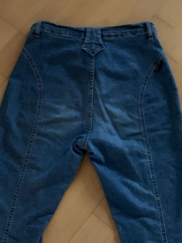 Jeans, Gr. 36 in Düsseldorf