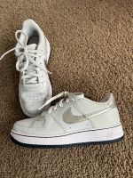 Nike air Force 1 wie neu Sneaker Leder 38,5 weiß grau blau Niedersachsen - Celle Vorschau