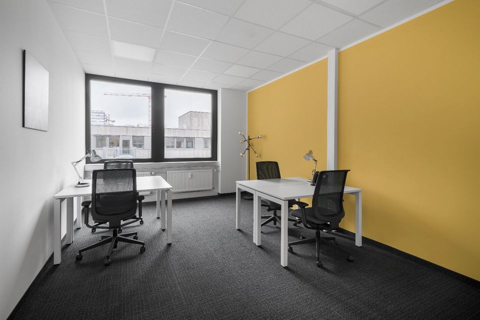 Privater Büroraum für 3 Personen 15 sqm in Regus Stau 123 in Oldenburg