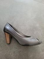 Maripe Leder Pumps dunkelblau Gr. 37 High Heels Hessen - Schlüchtern Vorschau