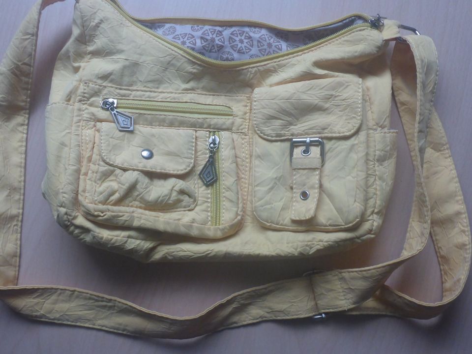 Tasche, Umhängetasche, Damentasche in Cottbus