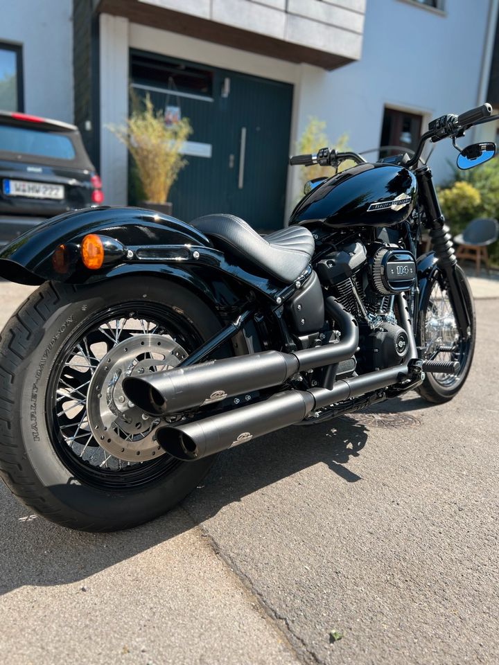 Harley Davidson Street Bob 114 Softail Custom Jekill&Hyde 5HD in Wuppertal