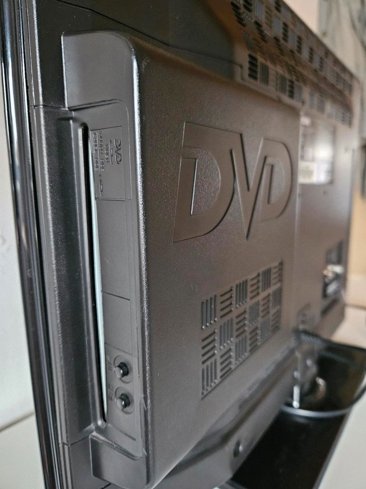 Fernseher 21,5 Zoll mit eingebautem DVD Player in Mettlach