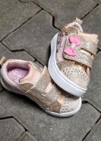 Skechers Kinderschuhe mit Blinklicht Gr.25 Hessen - Wiesbaden Vorschau