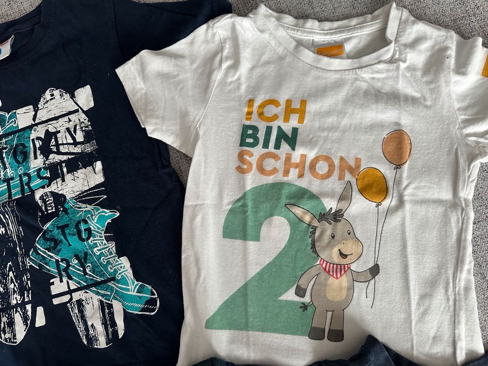 Kinder T-Shirt Paket Gr. 98 in Rietz-Neuendorf