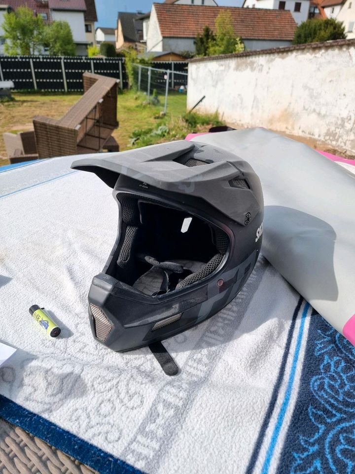 Fullface Helm XL in Großkrotzenburg