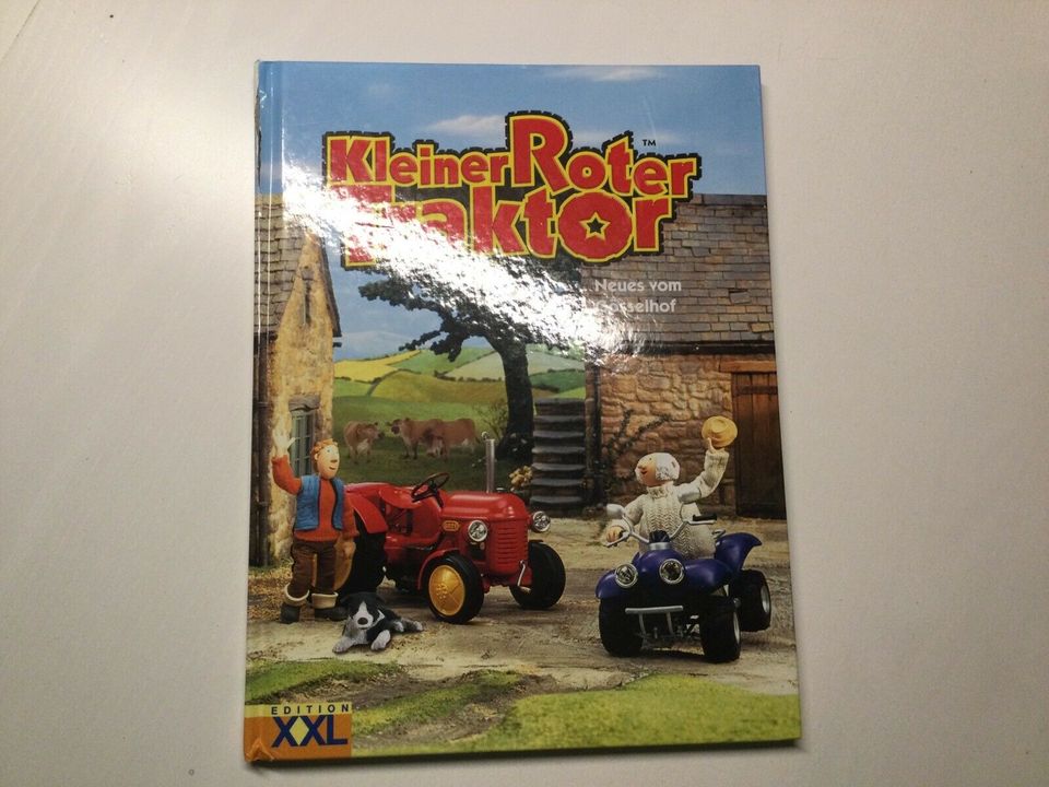 Buch kleiner roter Traktor in Wattenbek