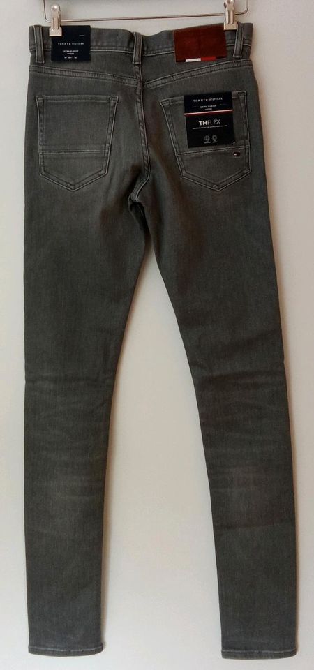 Tommy Hilfiger Gr. 28 Stretch Unisex Designerdenim in München