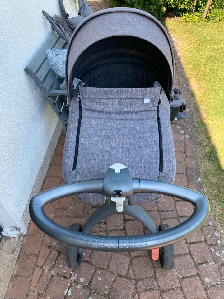 Stokke Xplory V5 Grey Melange + reichhaltiges Zubehör in Hannover