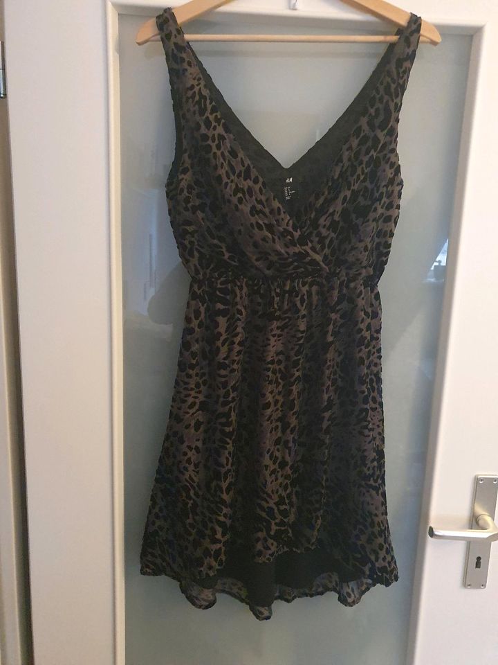 Kleid Größe 34 von H&M in München