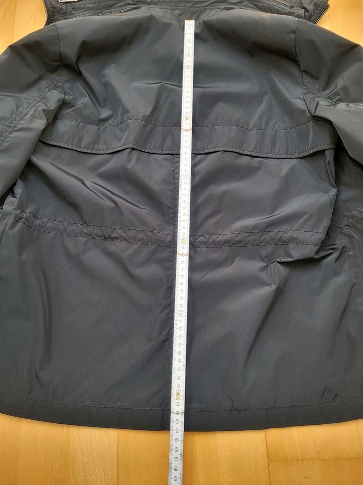 Übergangsjacke / Leichte schwarze Jacke Gr. 40 in Neuhausen